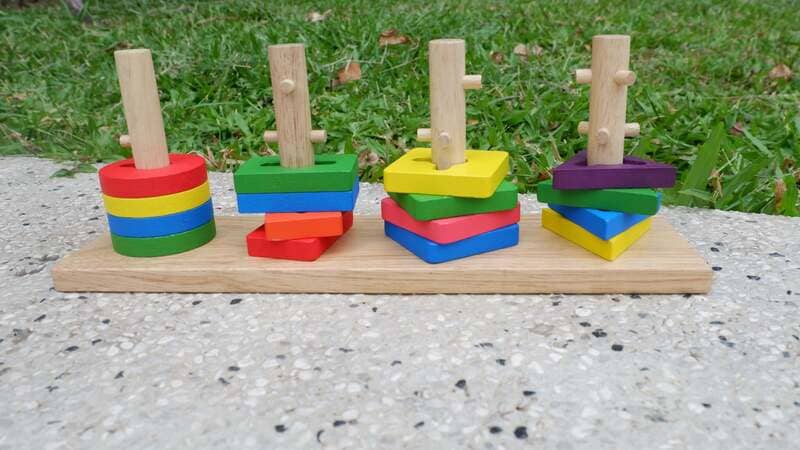 Đồ chơi Thả hình khối 4 cọc Montessori
